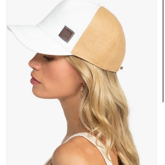 Stylish Roxy Incognito Patterned Trucker Hat white/tan/ multi floral women’s O/S - Picture 1 of 9